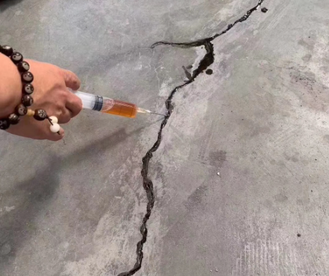 峨蔓镇混凝土裂缝修补技术详解​